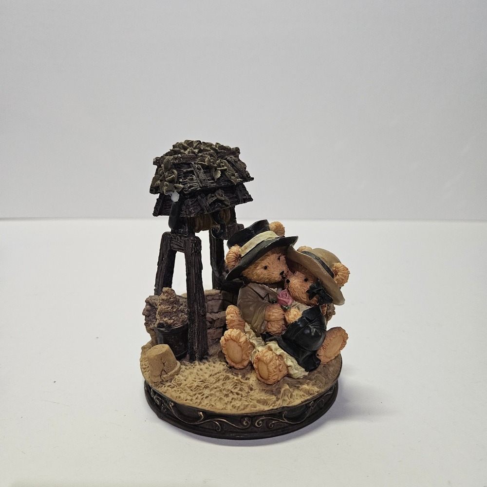 Love Bear w/Well Resin Figurine Teddy Bear Couple Wishing Well Decor 578720